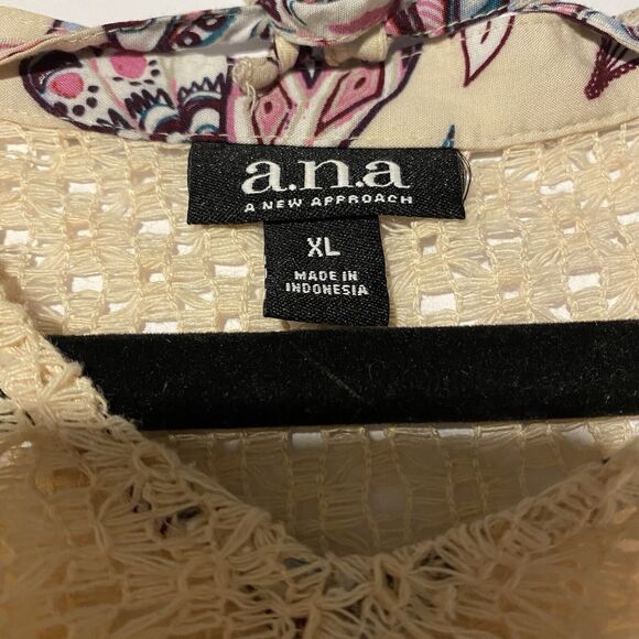 A.N.A Woman's Ivory Lace Top‎ Blouse All Over Butterfly Print Size XL 3/4 Sleeve - Picture 13 of 13